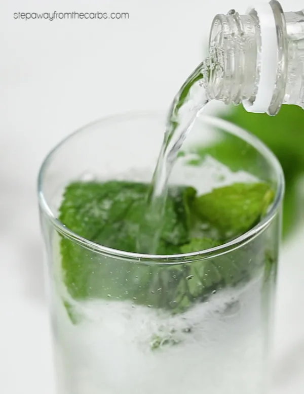 Low Carb Mojito - sugar free and keto cocktail recipe