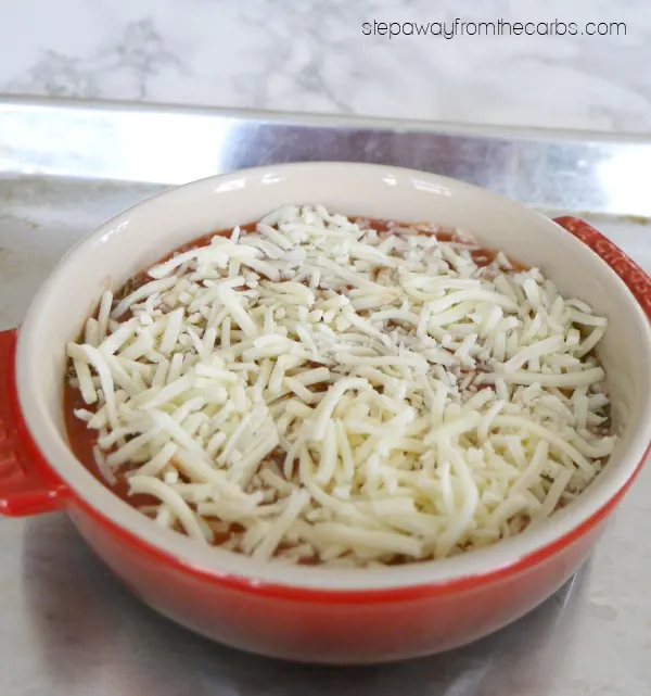 Low Carb Pizza Dip - perfect as an appetizer or for entertaining! Keto, LCHF and gluten free recipe.