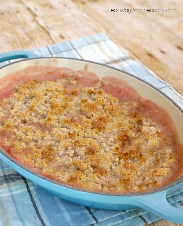 Low Carb Rhubarb Crumble - a delicious gluten free and sugar free dessert recipe