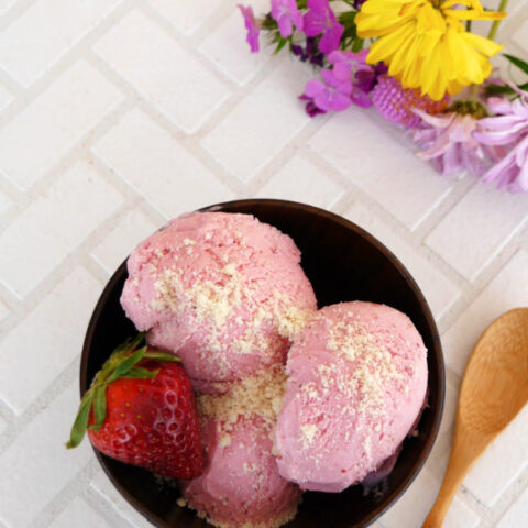 Low Carb Strawberry Cheesecake Ice Cream