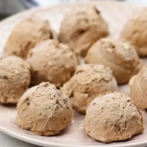 Low Carb Frozen Chocolate Chip Balls