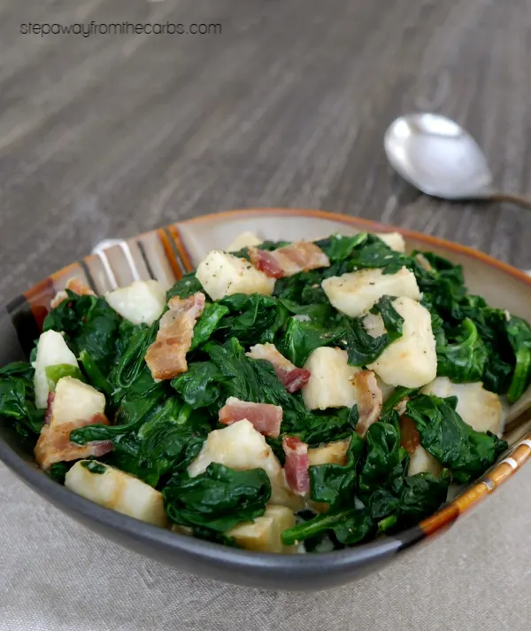 Low Carb Creamed Spinach with Celeriac and Bacon - a delicious LCHF side dish recipe!