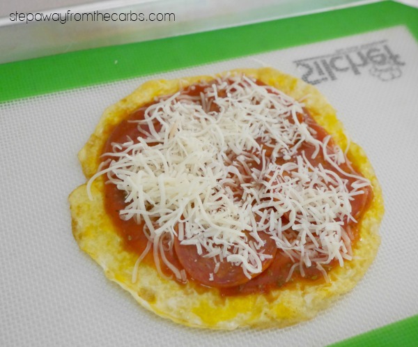 Low Carb Pizza Omelet - this is the perfect quick lunch! Only four ingredients plus toppings.