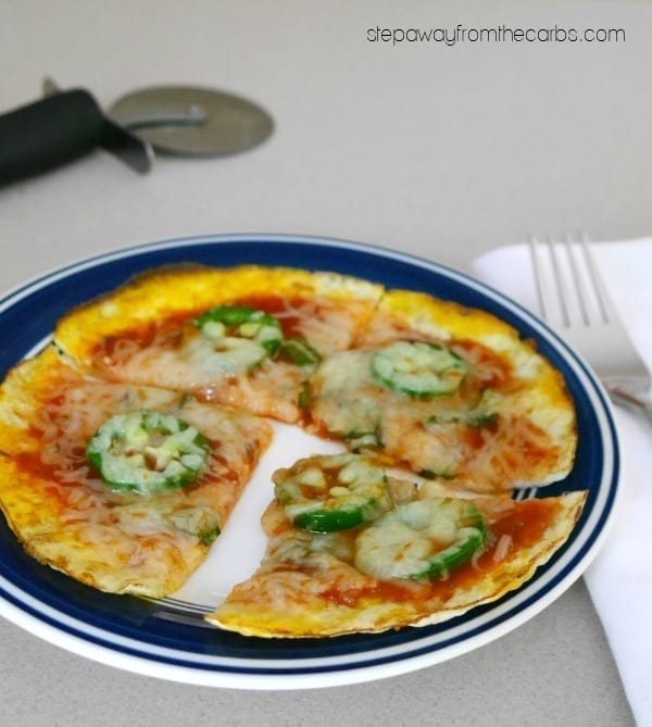 Low Carb Pizza Omelet - this is the perfect quick lunch! Only four ingredients plus toppings.