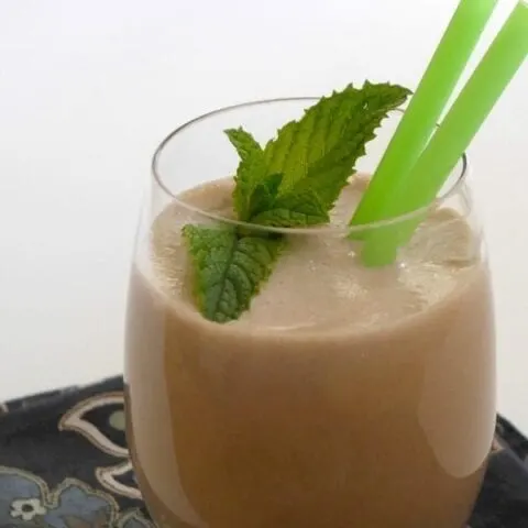 Low Carb Chocolate Mint Shake