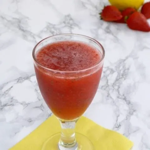 Low Carb Strawberry Chia Cooler