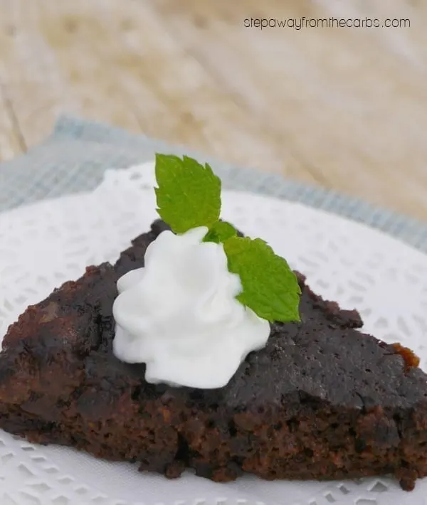 Slow Cooker Low Carb Mint Chocolate Cake - a keto, sugar free and gluten free recipe