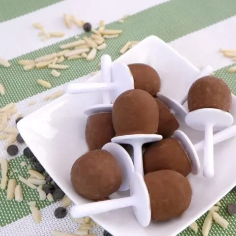 Low Carb Almond Chocolate Mini Pops