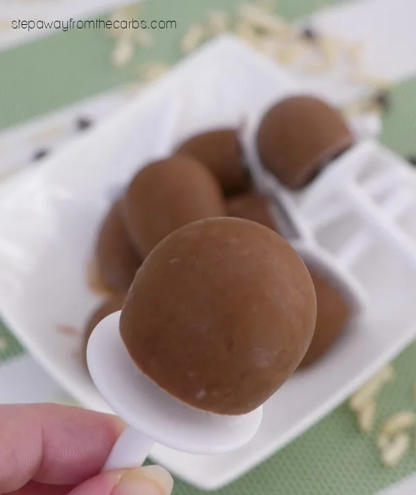 Low Carb Almond Chocolate Mini Pops - 1g net carb per treat! Keto and sugar free recipe. 