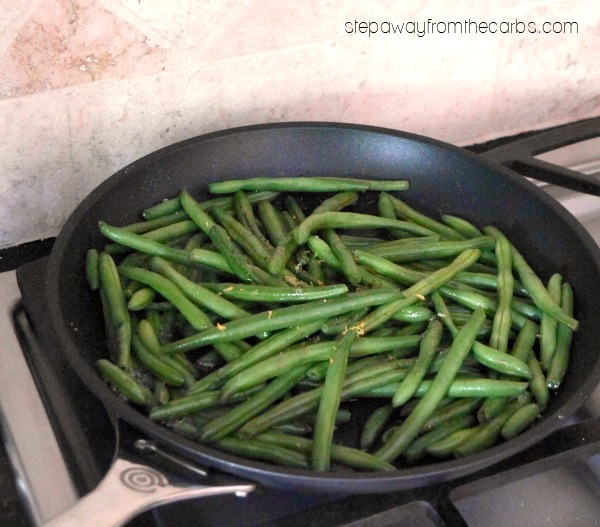 Low Carb Green Beans with Lemon and Pepper - an easy keto side dish recipe
