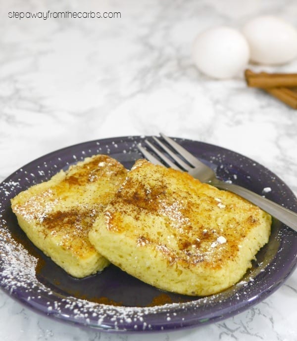Quick Low Carb French Toast - this easy recipe is ready in less than 10 minutes!