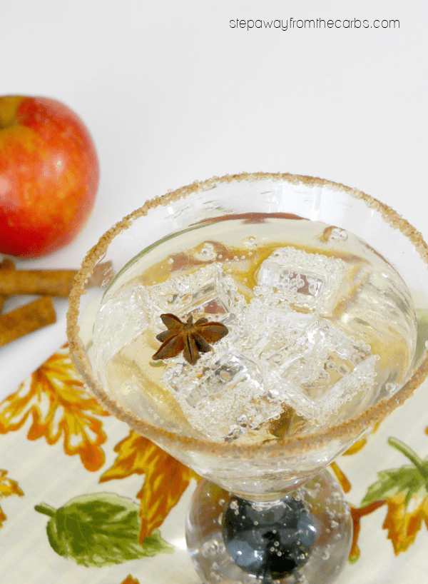 Low Carb Caramel Apple Cocktail - sugar free recipe that is perfect for autumn!