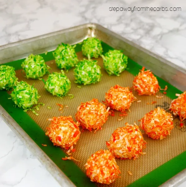 Low Carb Monster Bites - a sweet treat for Halloween! LCHF, keto, and sugar free recipe. 