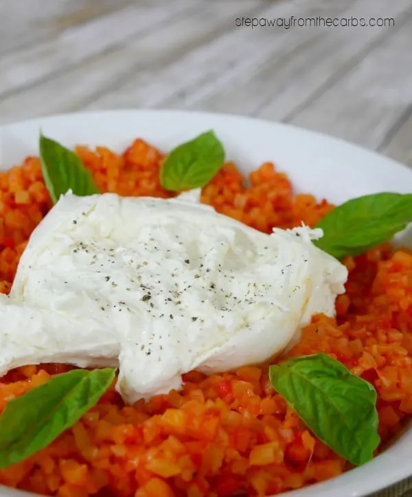 Cauliflower Risotto with Roasted Red Peppers and Burrata - a fantastic low carb, keto, LCHF and vegetarian recipe!