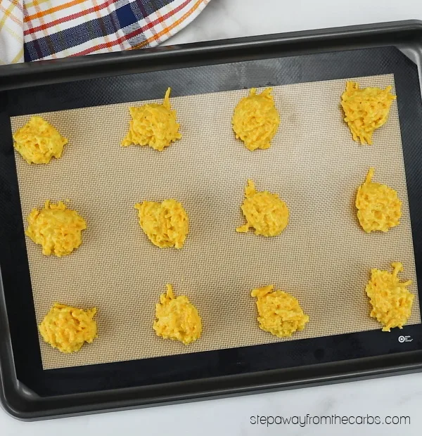Low Carb Cheddar Biscuits - copycat Red Lobster recipe! Keto, gluten free, and LCHF!