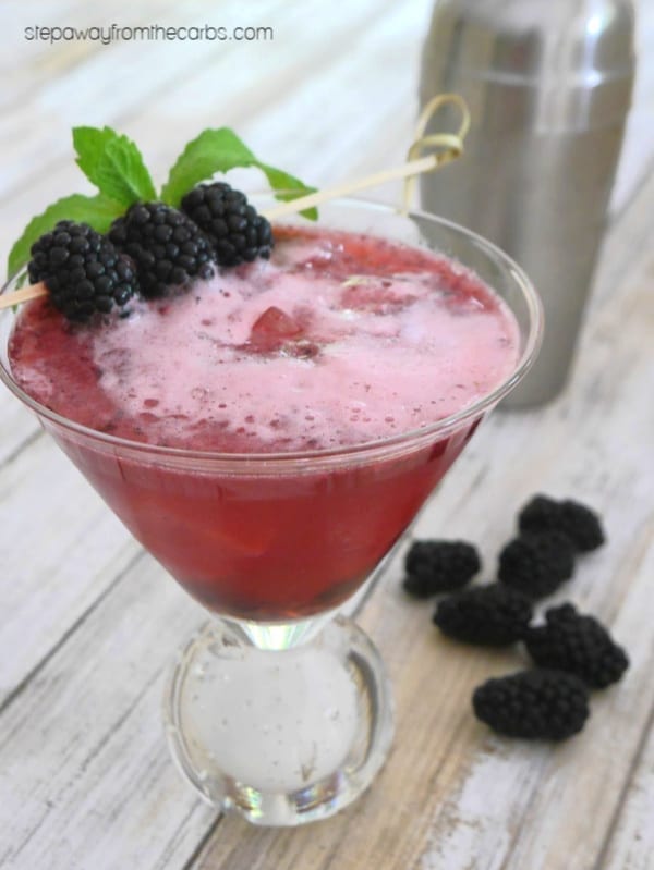 Low Carb Blackberry Mojito - a fruity keto and sugar free cocktail recipe