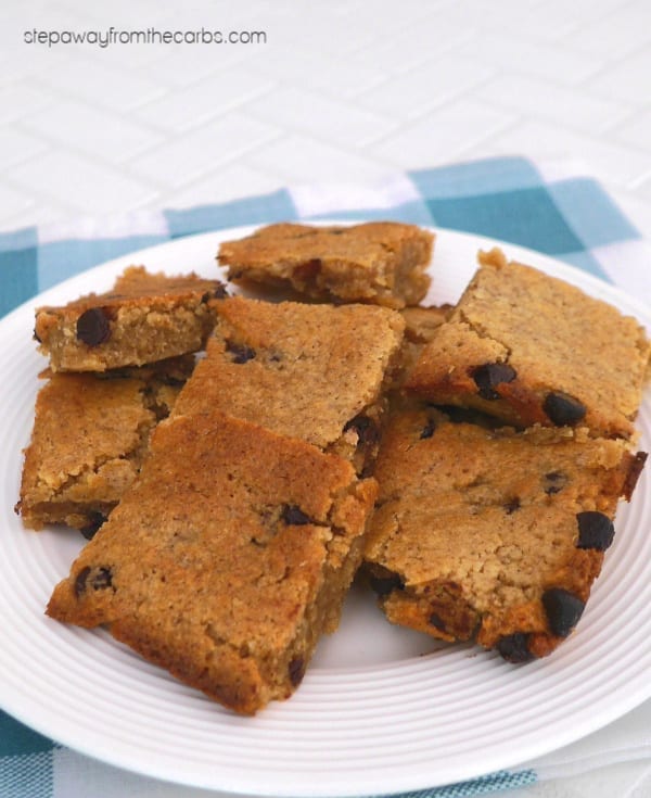 Low Carb Chocolate Chip Cookie Bars - soft and chewy treats! Keto, gluten free, and sugar free recipe.