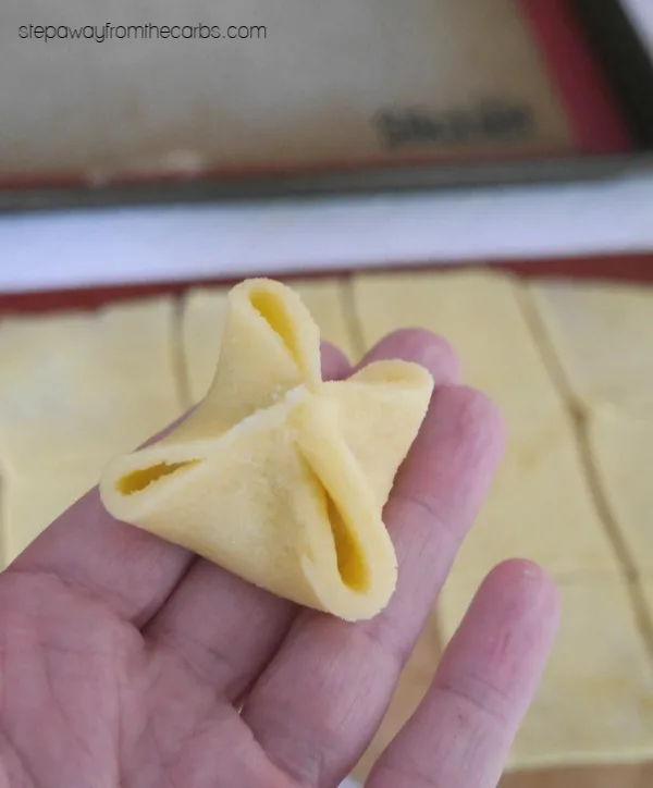 Low Carb Crab Rangoon - my version of the American Chinese popular appetizer! Made with Fathead dough.