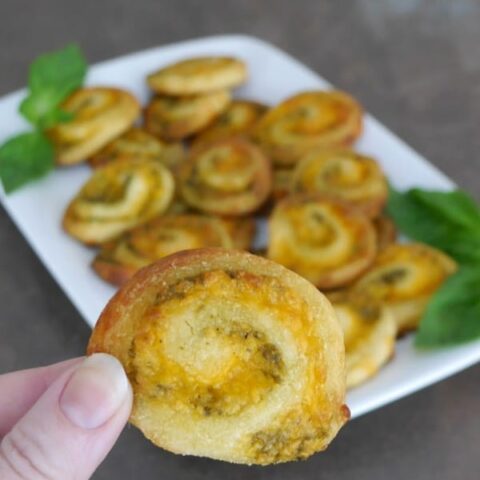Low Carb Pinwheels with Cheese and Pesto