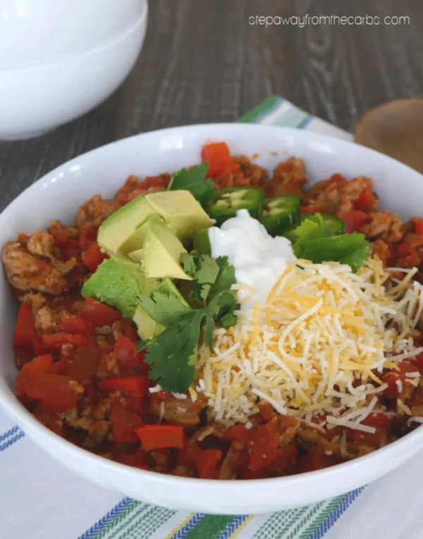 Low Carb Turkey Chili - a flavorful recipe that is a real crowd pleaser! Gluten free, dairy free, and keto friendly recipe. 