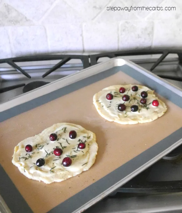 Low Carb Flatbread with Brie and Cranberries - a tasty cheesy appetizer for the holidays!